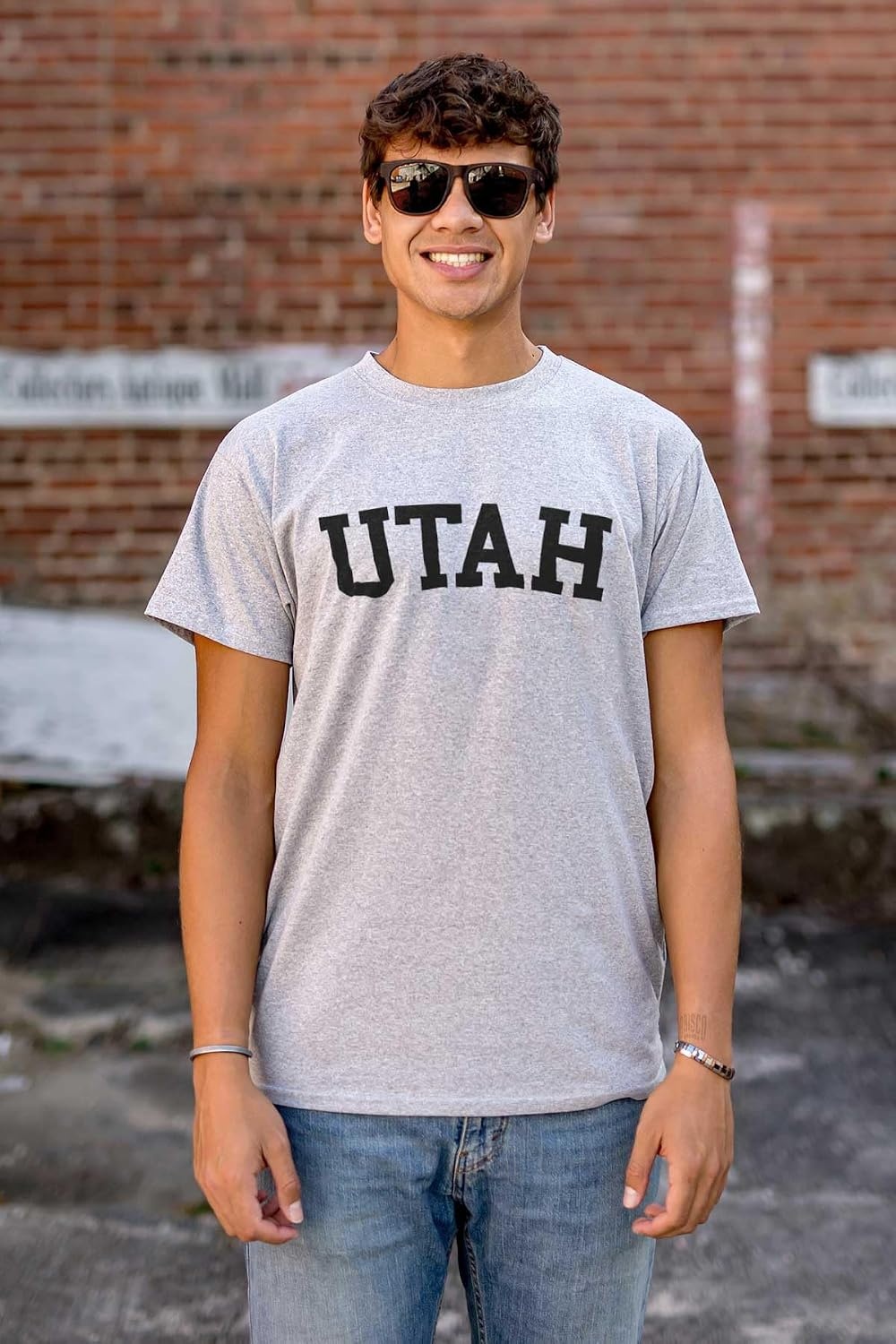 image:imageUSA State Simple Traditional Classic Graphic T Shirt for Men or WomenSport Grey